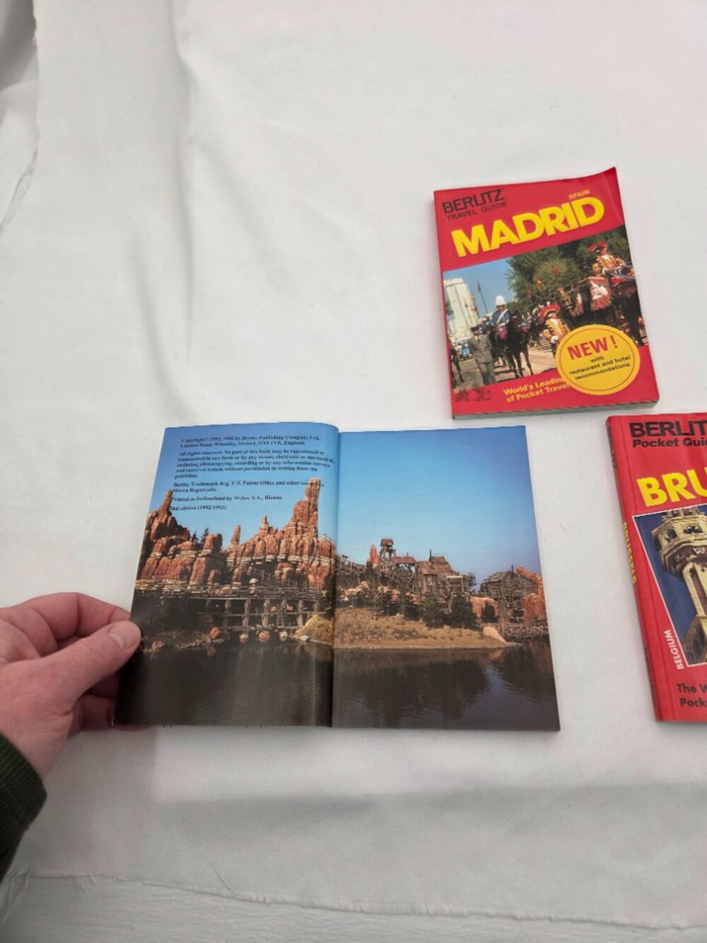 Lot of 3 Vintage 90s HarperCollins Gem Travel Books Madrid/Brussels/Euro Disney - Picture 2 of 5